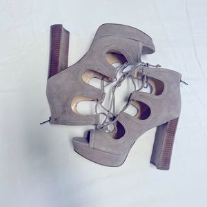 NWOT Vince Camuto heels size 8